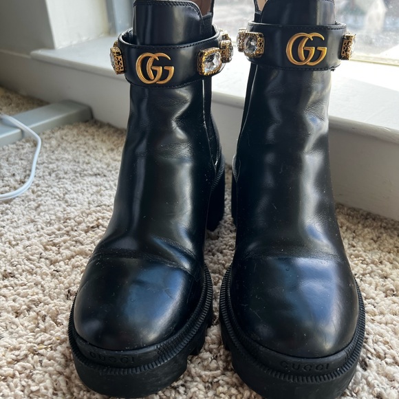Gucci Chunky Leather Boot with Removable Gem/ GG belt 😍 both dust bags included! - Picture 7 of 14